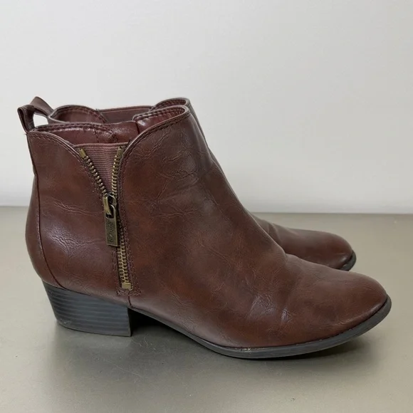 Cognac Brown Ankle Booties Size 9M - Picture 4 of 12